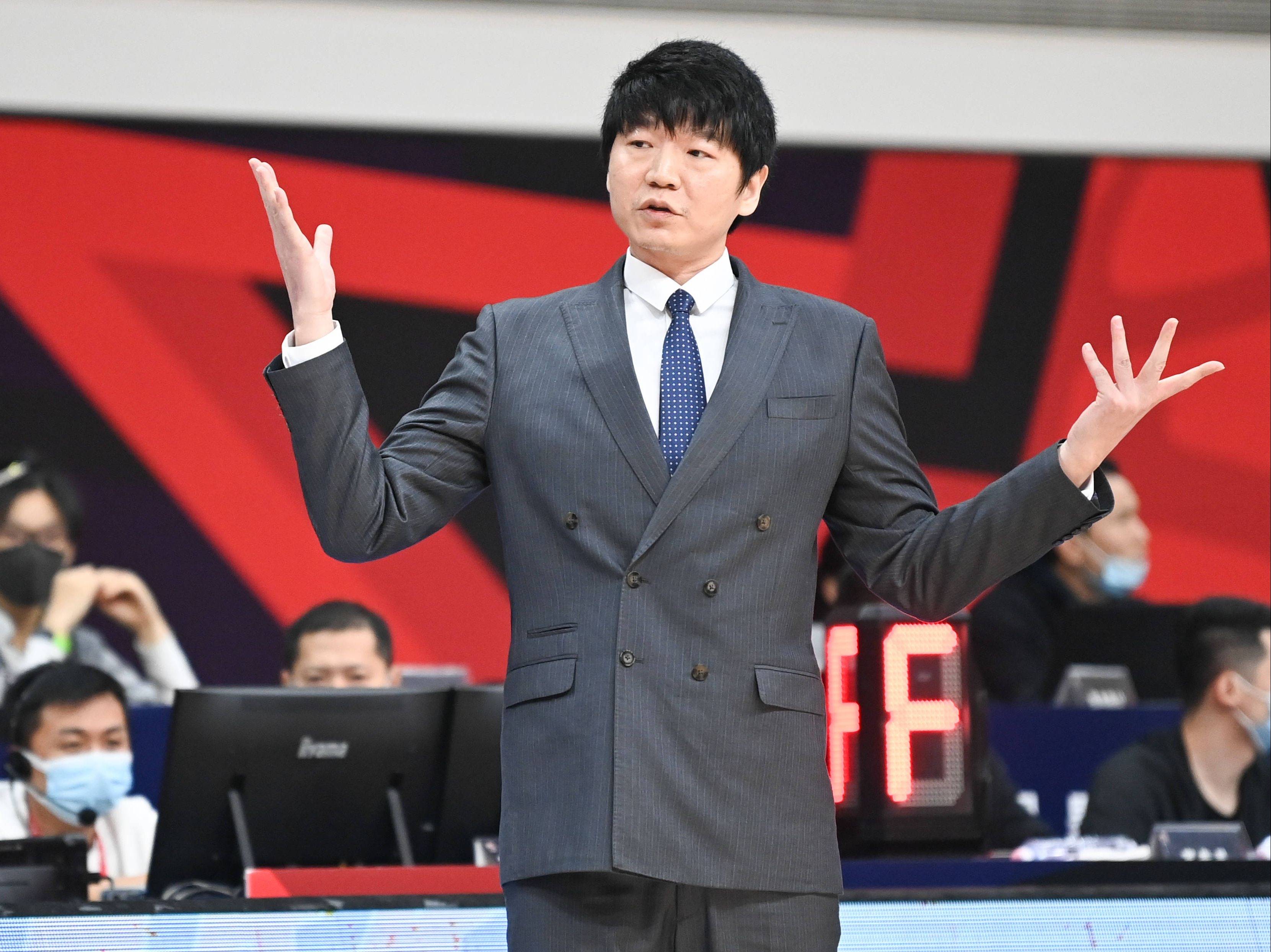 主教练赞扬球员表现，期待更出色表现