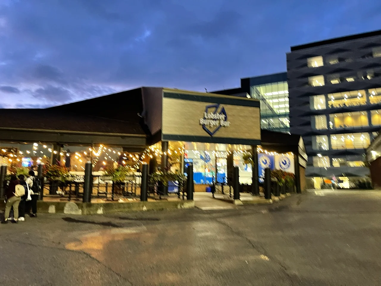 B体育官方-汉堡遭遇主场滑铁卢,降级形势堪忧