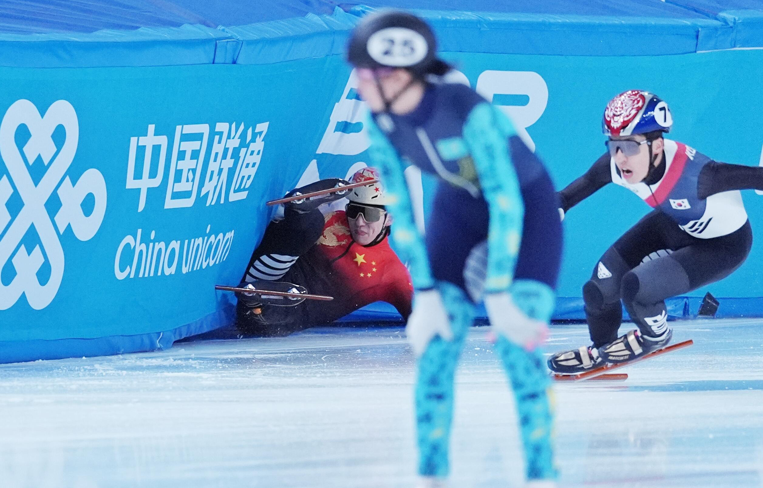 关于短道速滑韩国选手力克对手,实现逆袭获胜的信息 关于短道速滑韩国选手力克对手,实现逆袭获胜的信息