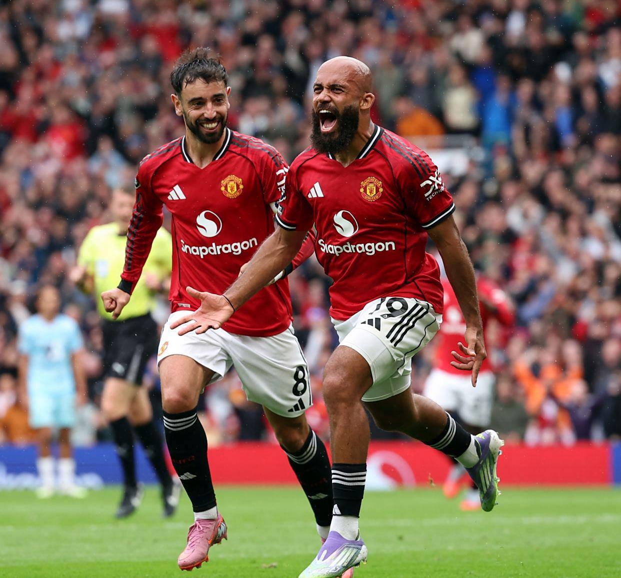 切尔西主场逆转胜曼联,豪取胜利 切尔西主场逆转胜曼联,豪取胜利