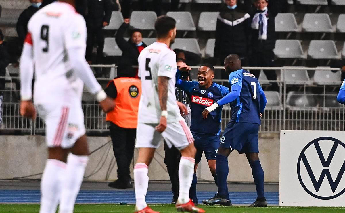 利兹联冲刺欧冠四强,马赛或或遭受挑战 利兹联冲刺欧冠四强,马赛或或遭受挑战