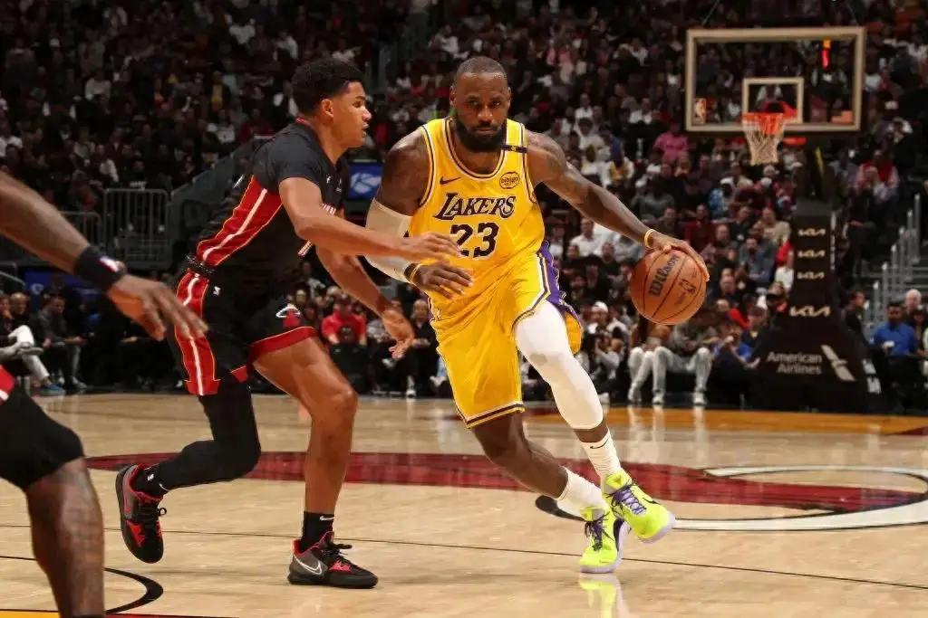 乔治湖人总决赛最佳,湖人首局击败热火获得领先的简单介绍