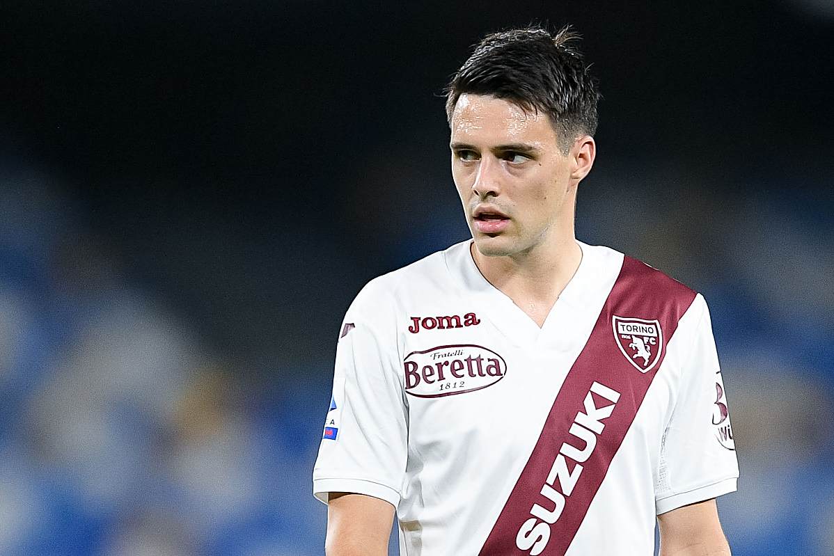 关于AC米兰客场大胜都灵,巩固积分榜第一位置的信息 关于AC米兰客场大胜都灵,巩固积分榜第一位置的信息