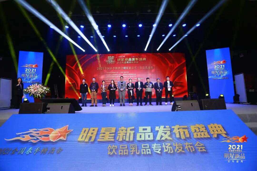 B体育娱乐-包含沈阳开新赢得激烈比赛,积分不断攀升的词条