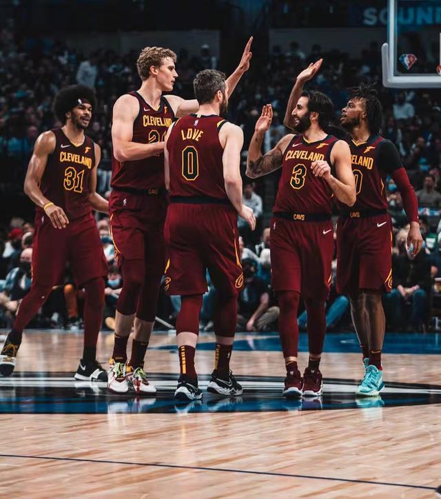 骑士全队封闭集训,备战新赛程 骑士全队封闭集训,备战新赛程